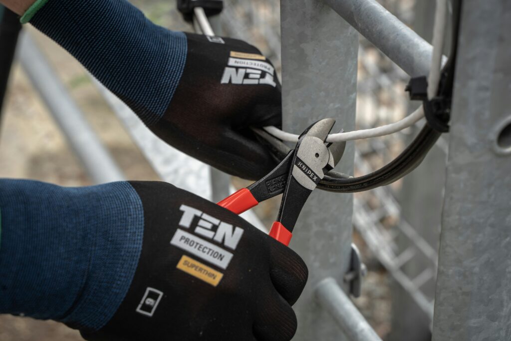 using side cutters to cut cord
